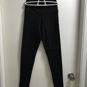 NWOT Aritzia Atmosphere Black Leggings
